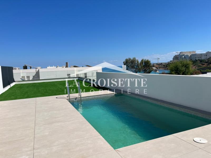 Triplex S+4 avec piscine et vue sur mer à Gammarth